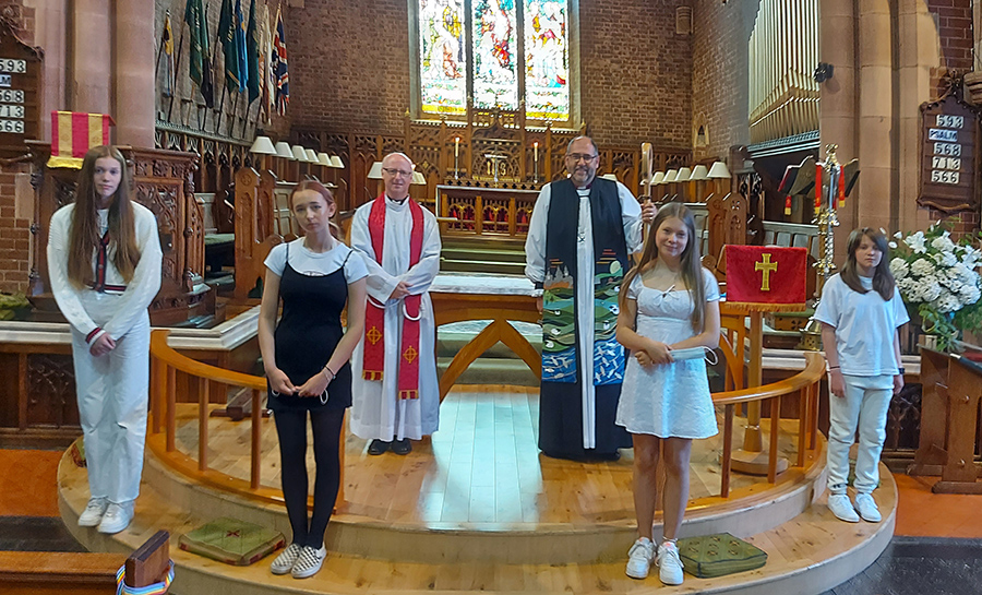 Bishop George and the Rector with those confirmed